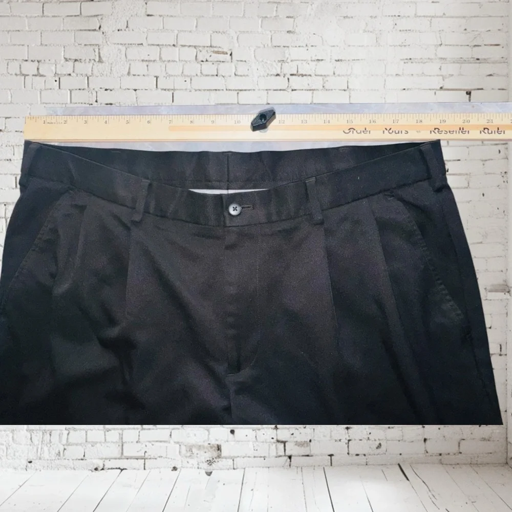 Mens Van Heusen Black Pleated Cuffed Polyester Dress Pants 38x 30 - Picture 4 of 7